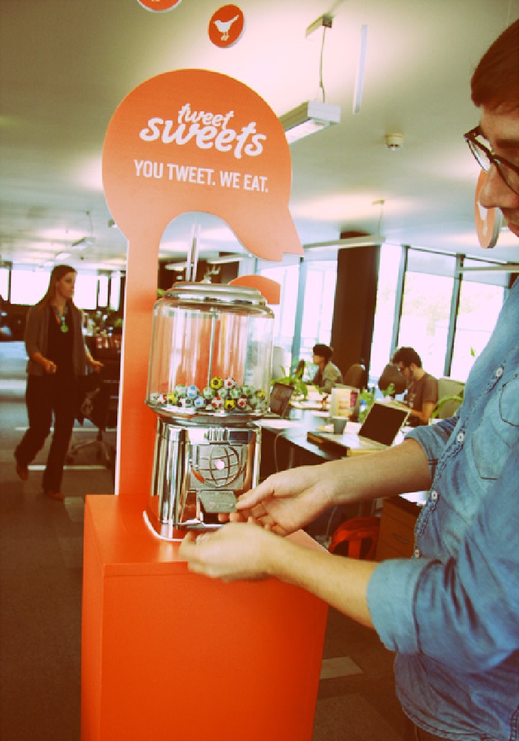Tweet sweets sweet dispenser